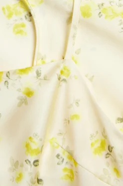 Asymmetrisk slipklänning