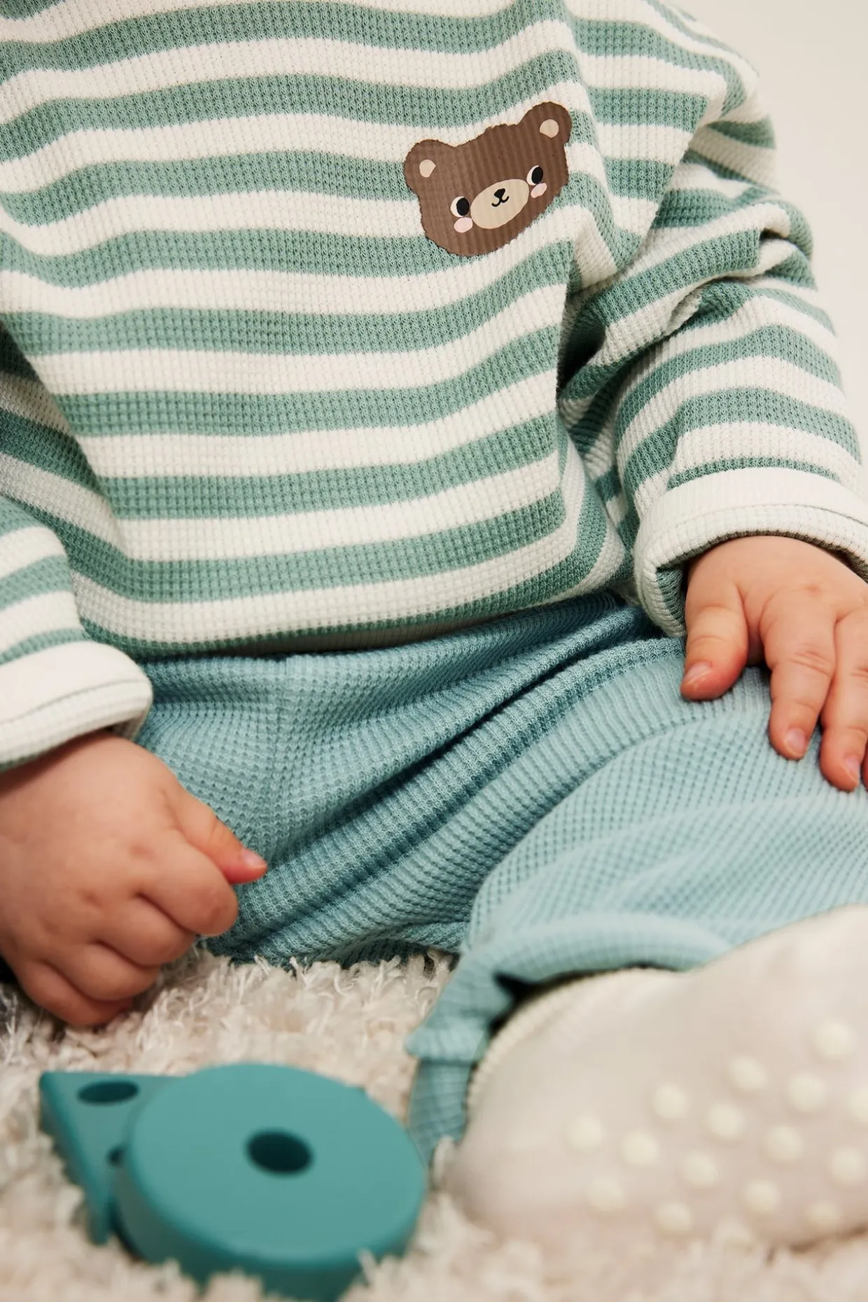 Babybyxor med våffelstruktur