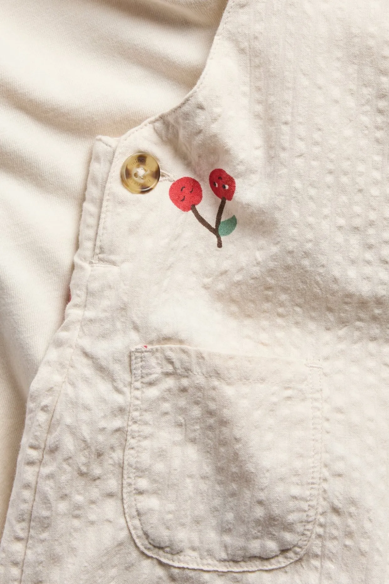 Babyset med mönster av körsbär