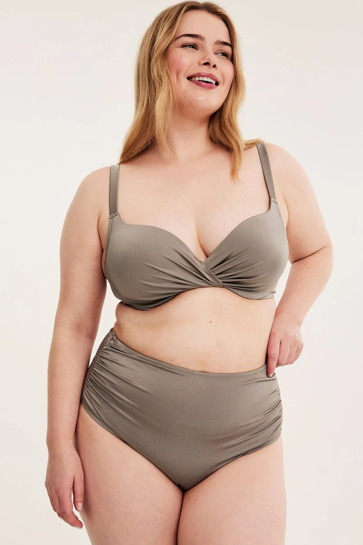 Bikini-bh med omlottdetalj
