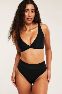 Bikinitopp med vriden detalj