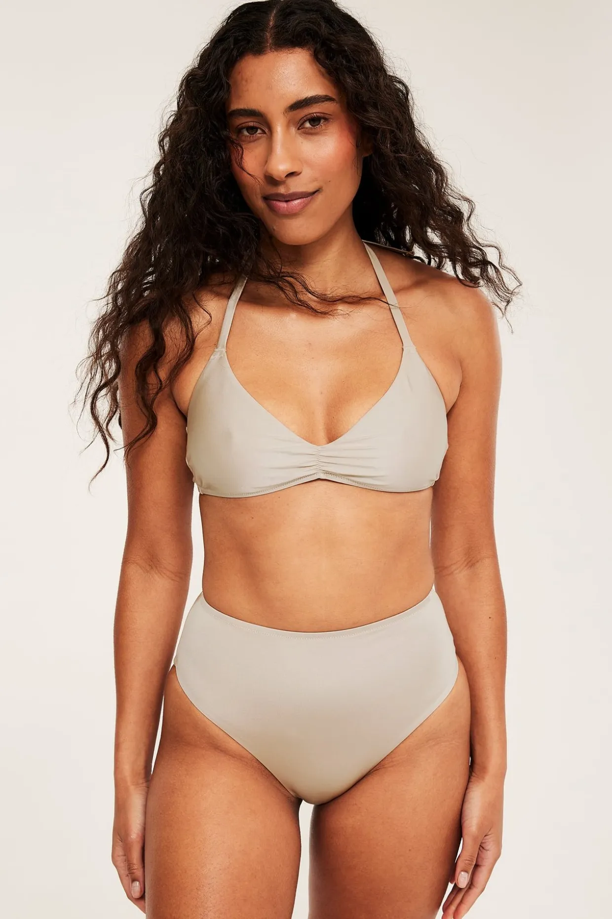 Bikinitrosa brazilian high leg