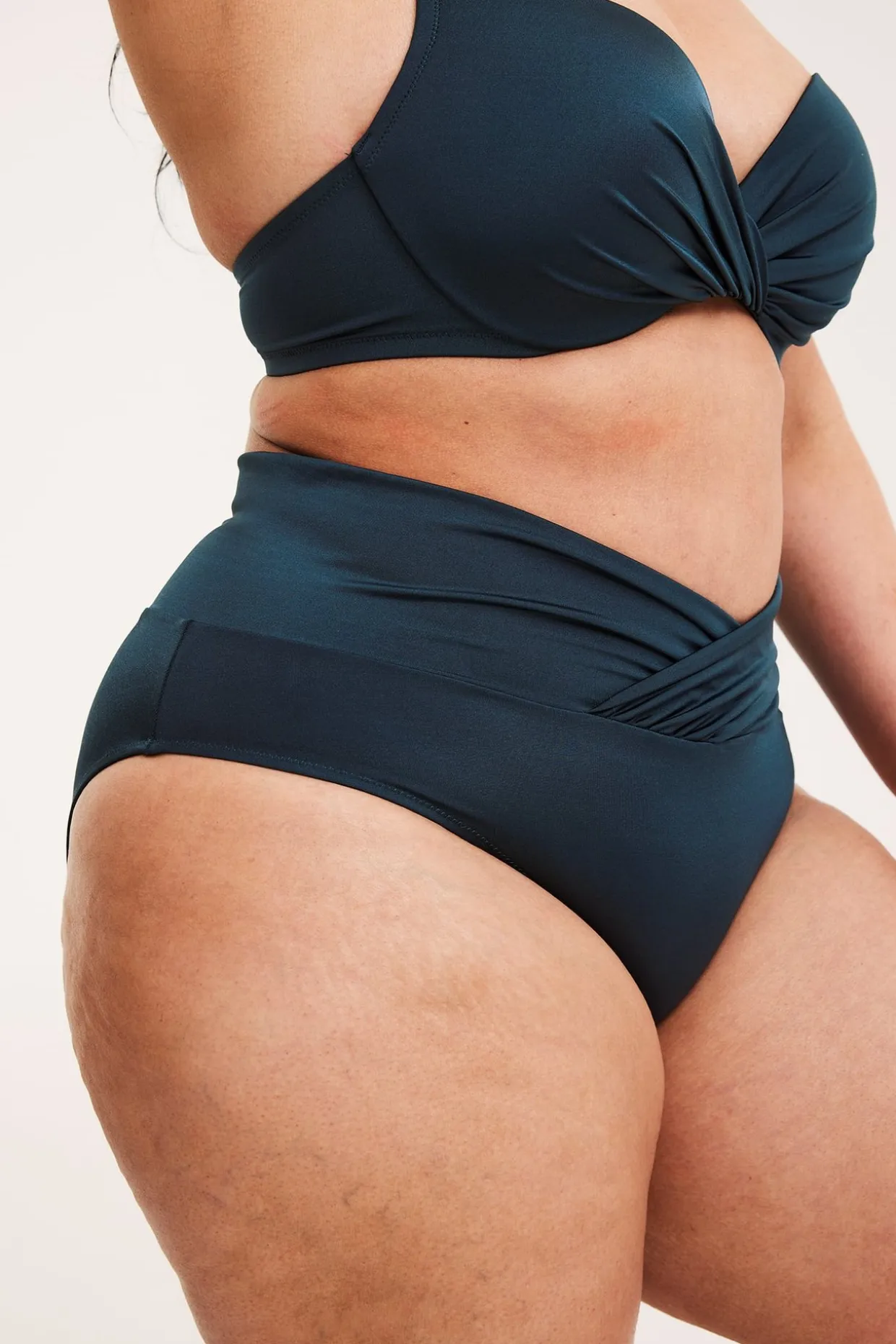 Bikinitrosa brief med drapering