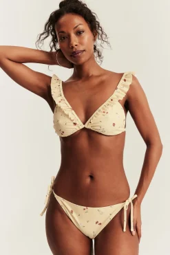 Bikinitrosa Newbie Woman