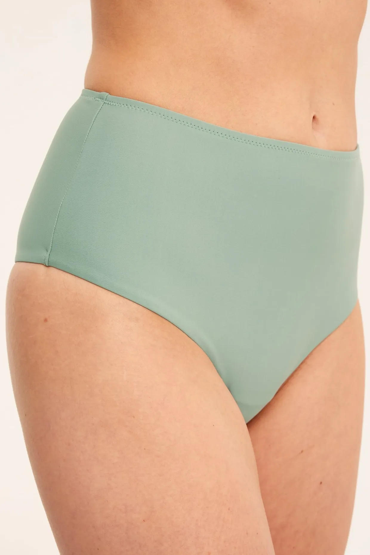 Bikinitrosor