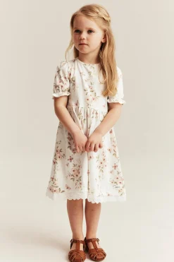 Blommig klänning med puffärm
