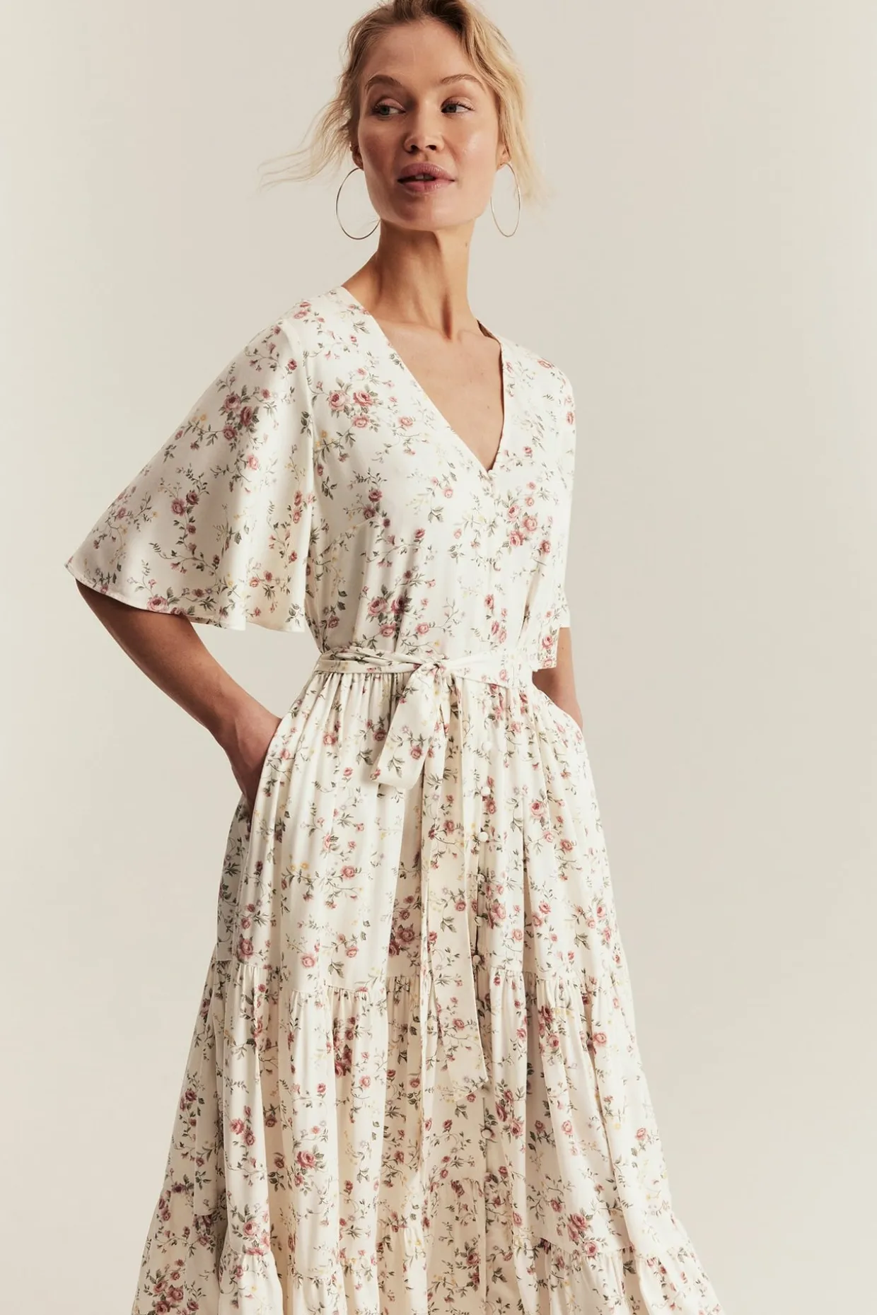 Blommig klänning Newbie Woman