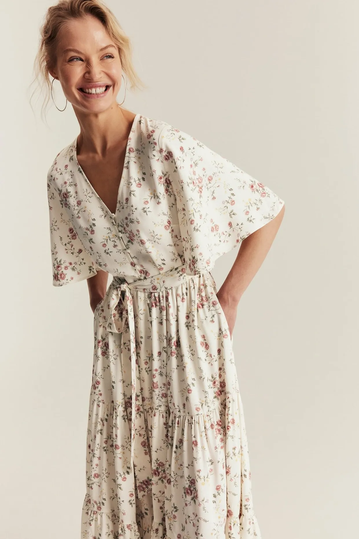Blommig klänning Newbie Woman