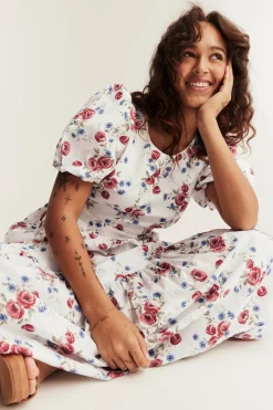 Blommig klänning Newbie Woman