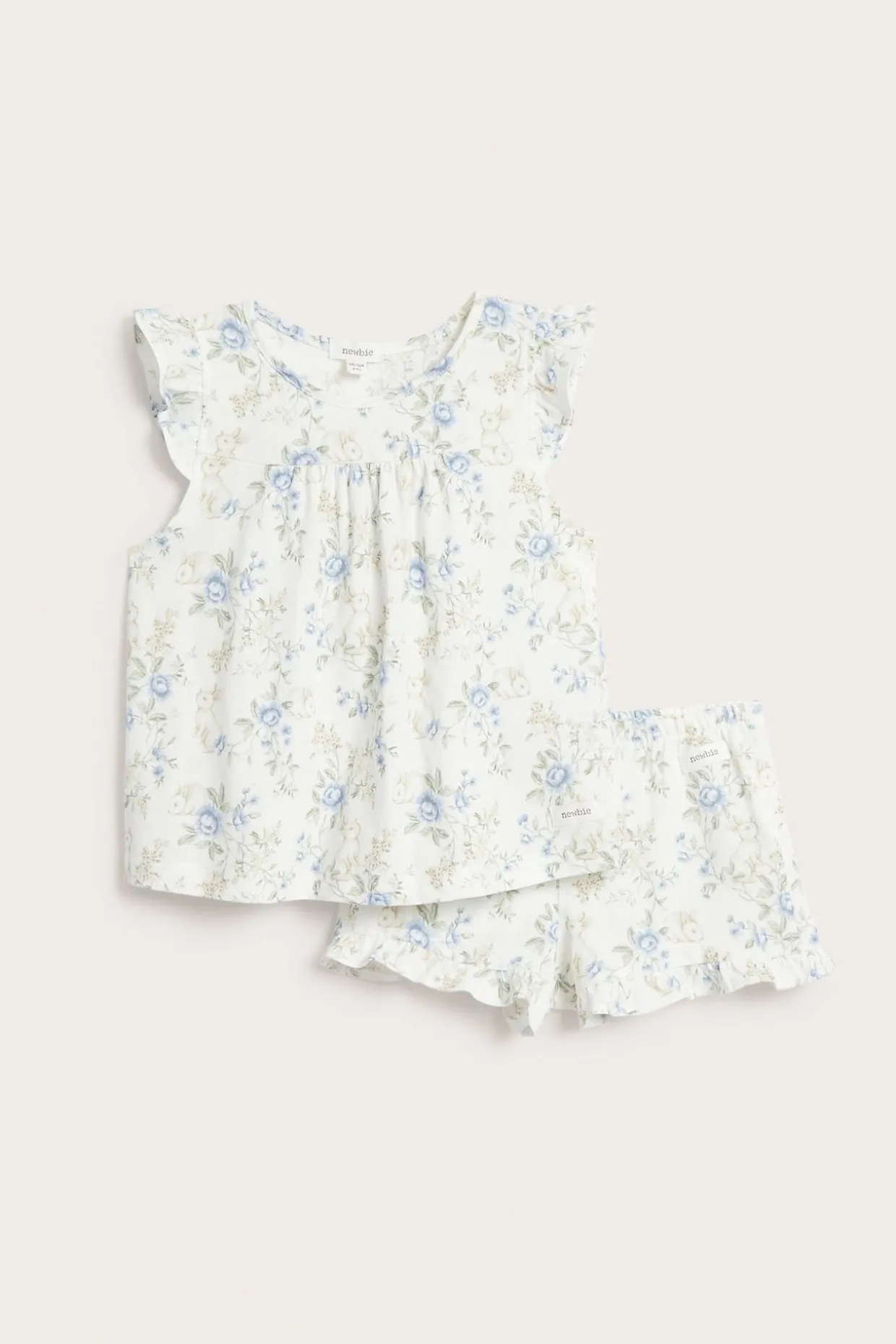 Blommig pyjamas med volanger