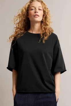 Boxig t-shirt med rullade kanter