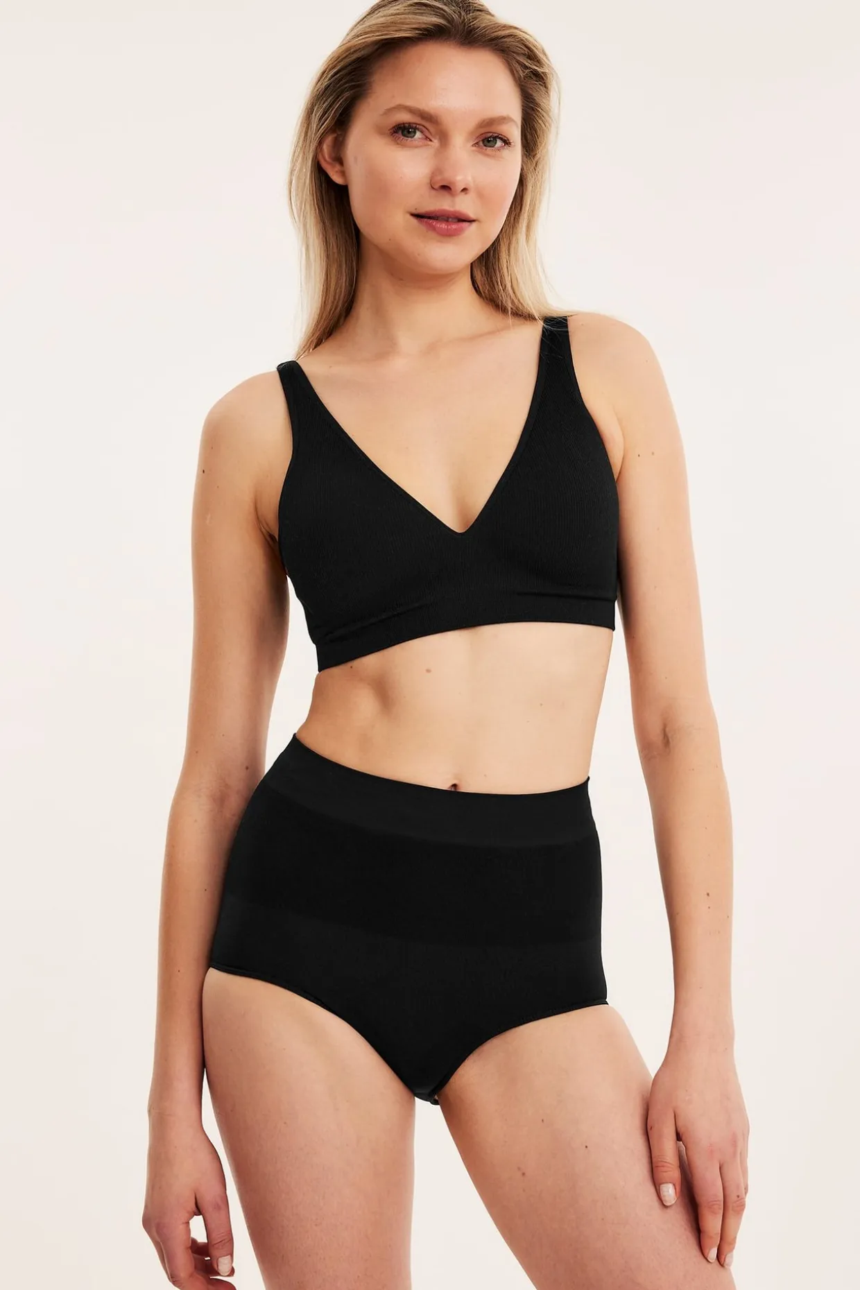 Brieftrosa seamless medium shape