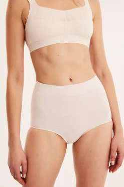 Brieftrosa seamless medium shape