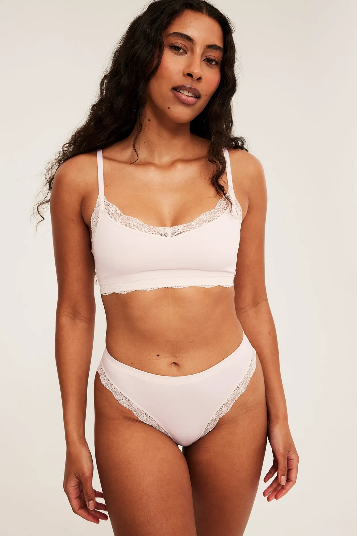 Brieftrosa seamless med spets