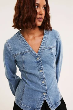 Denimblus med markerad midja