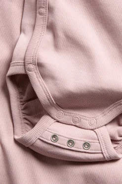 Förlängningsbar ribbad body