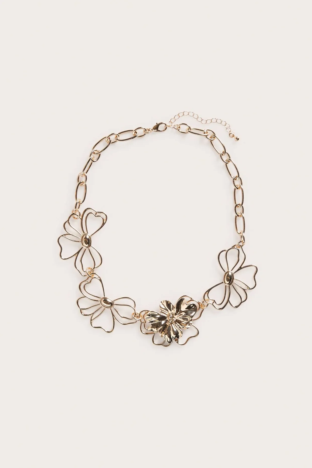Halsband med blommor