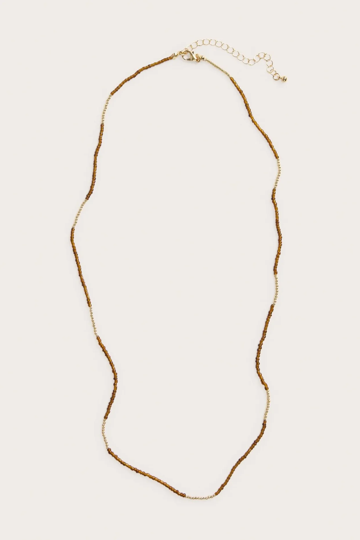 Halsband med små pärlor