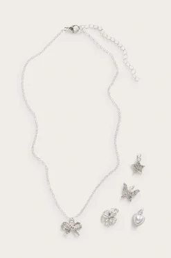 Halsband med utbytbara berlocker