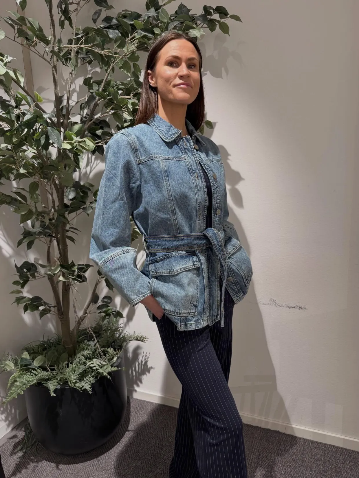 Jeansjacka med bälte