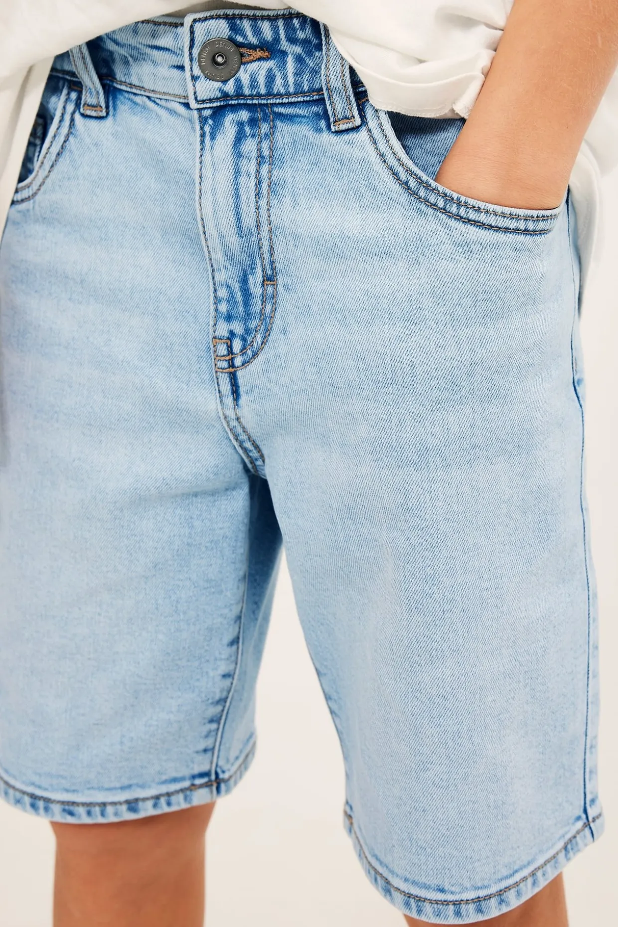 Jeansshorts i stretchig denim
