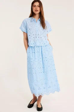 Kortärmad bomullsblus med broderie anglaise