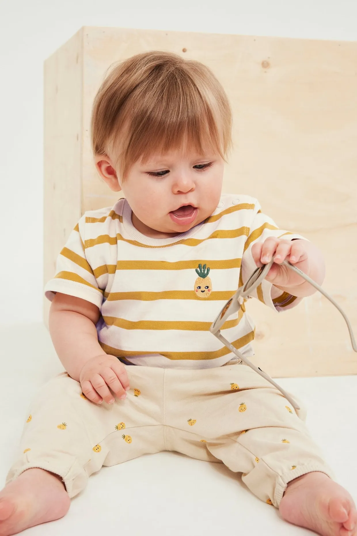 Kortärmad randig babybody