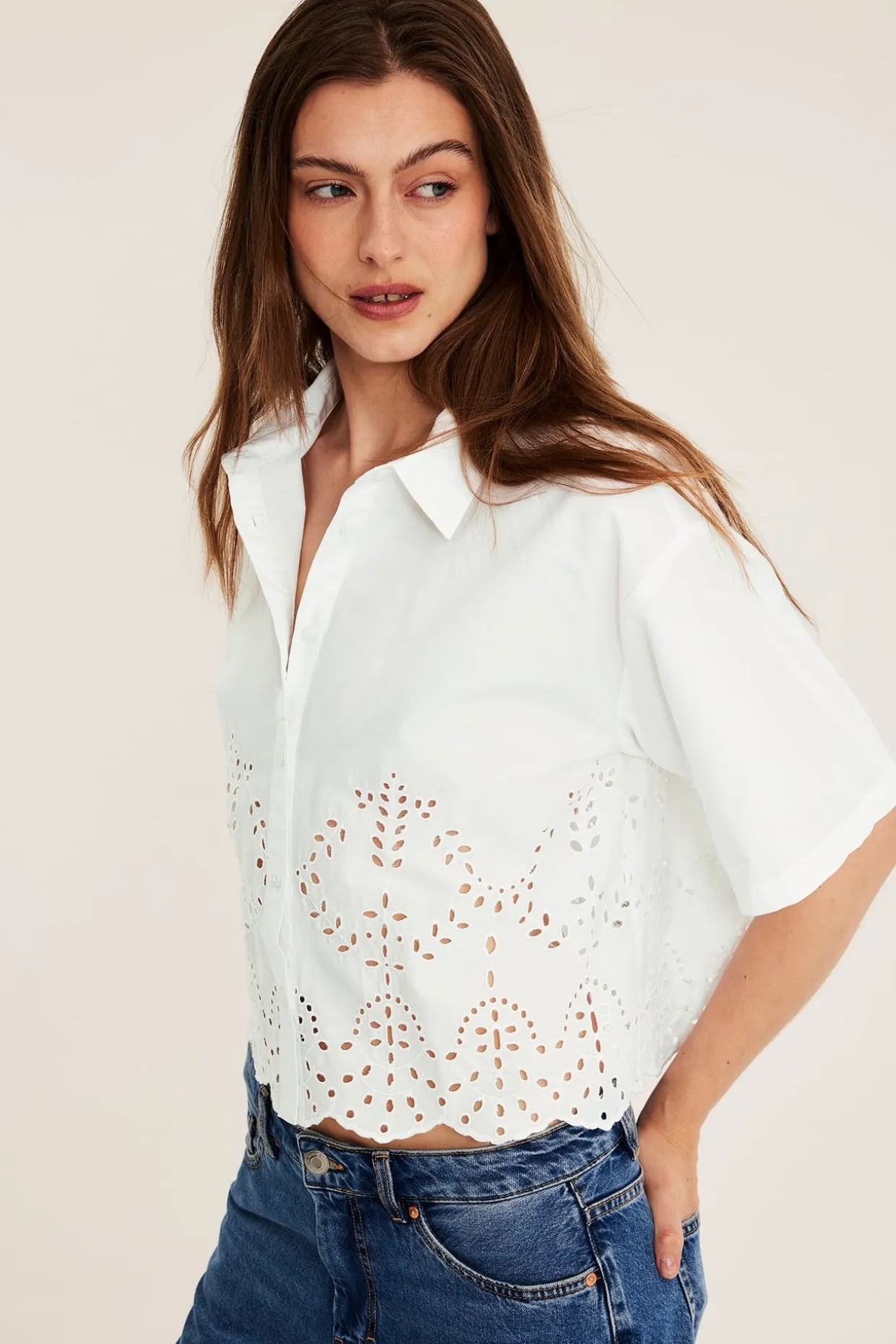 Kortärmad skjorta med broderie anglaise