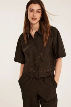 Kortärmad skjorta med broderie anglaise