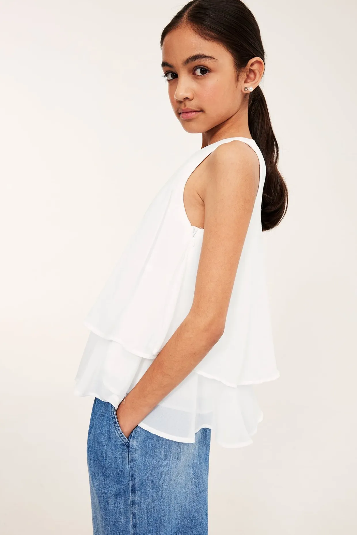 One shoulder-blus med volanger