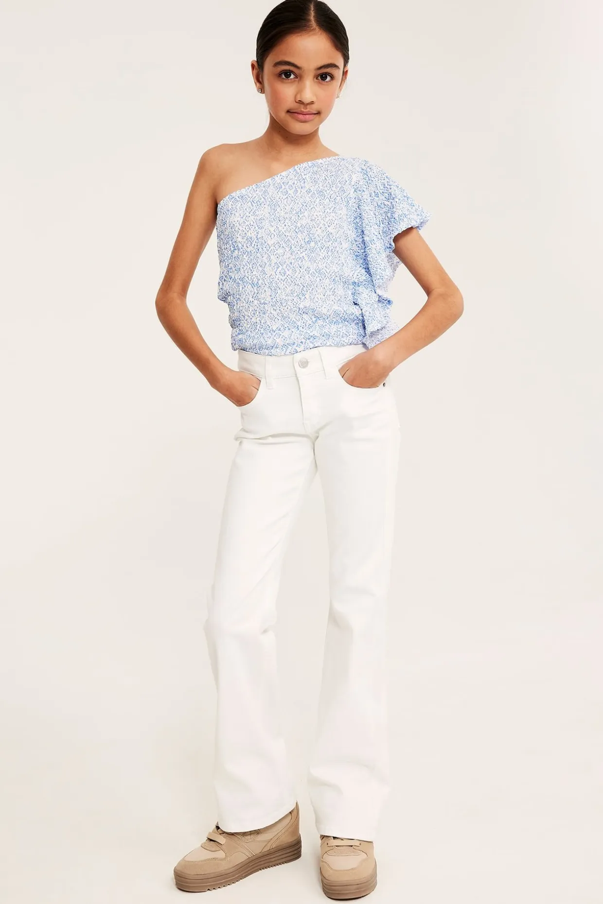One shoulder-top med volang
