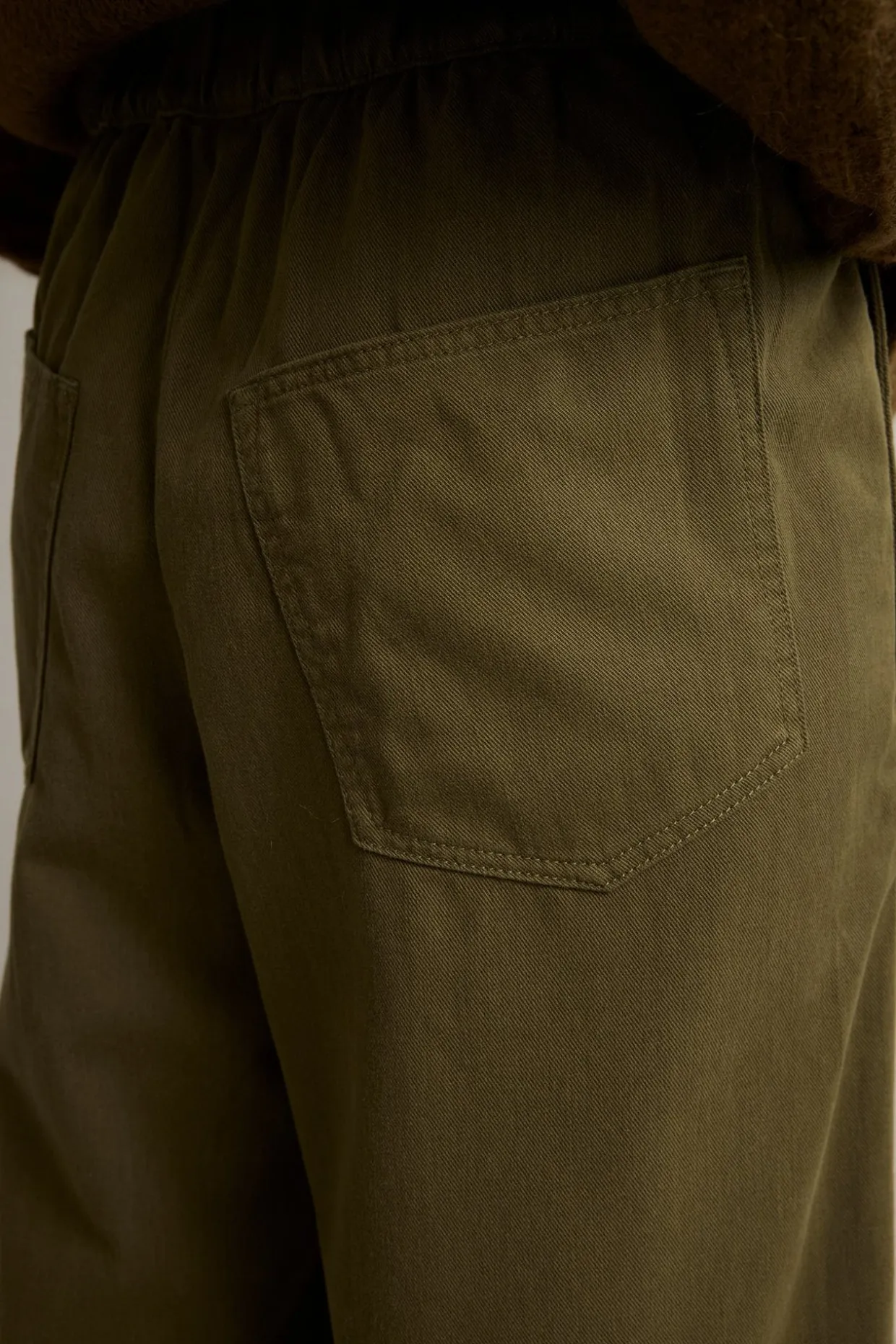 Pull-on byxor wide fit