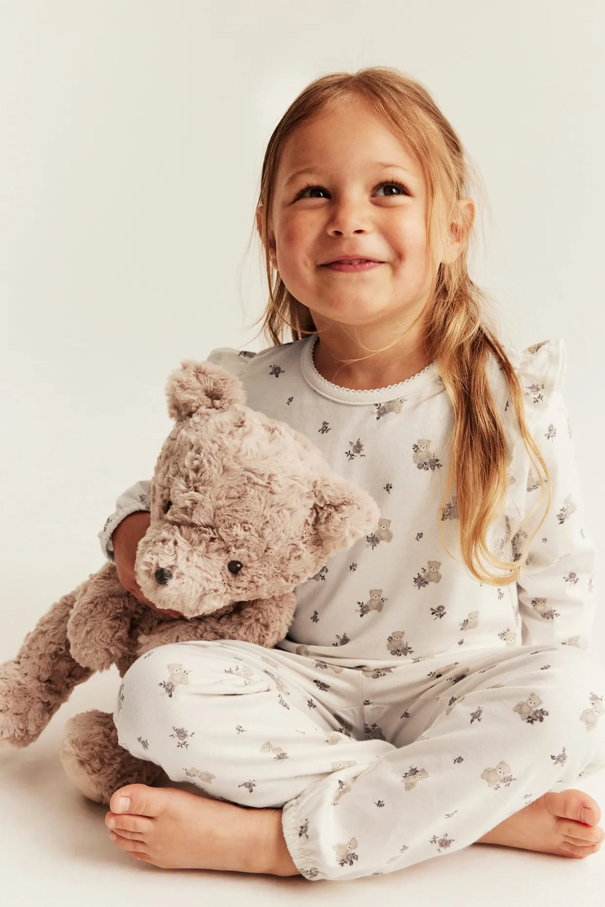Pyjamas med nallar och rosor