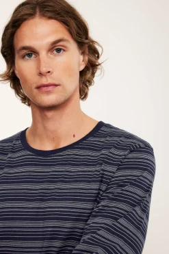 Pyjamaströja