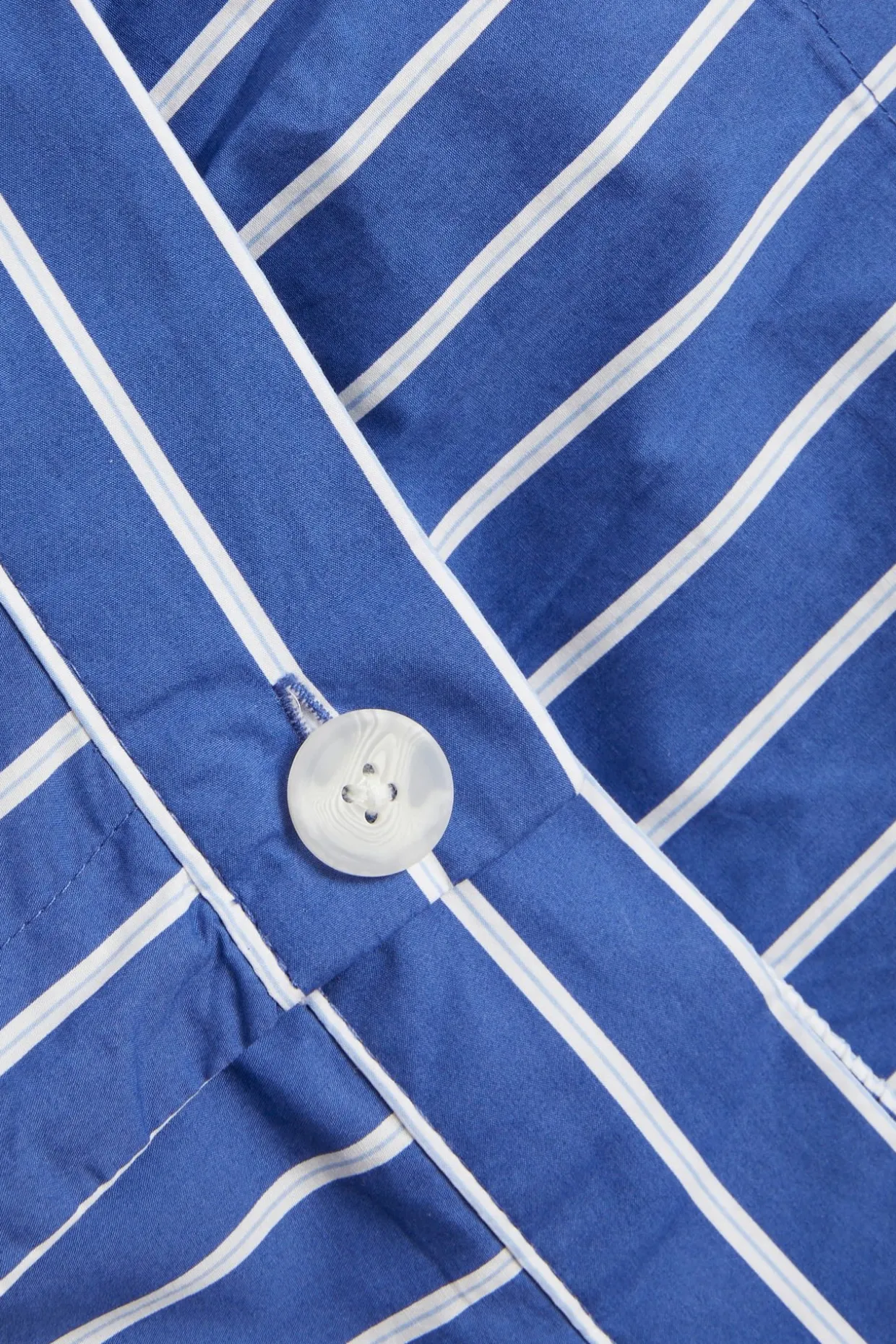 Randiga shorts i bomullspoplin