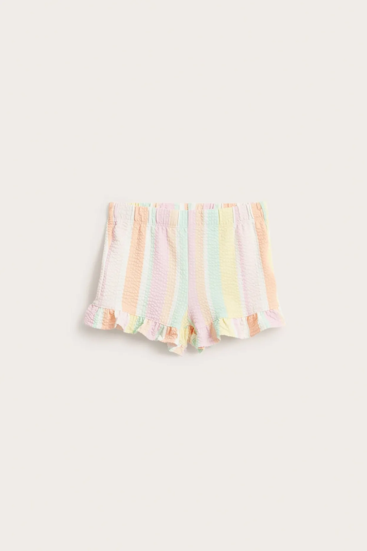 Randiga shorts med volangkant