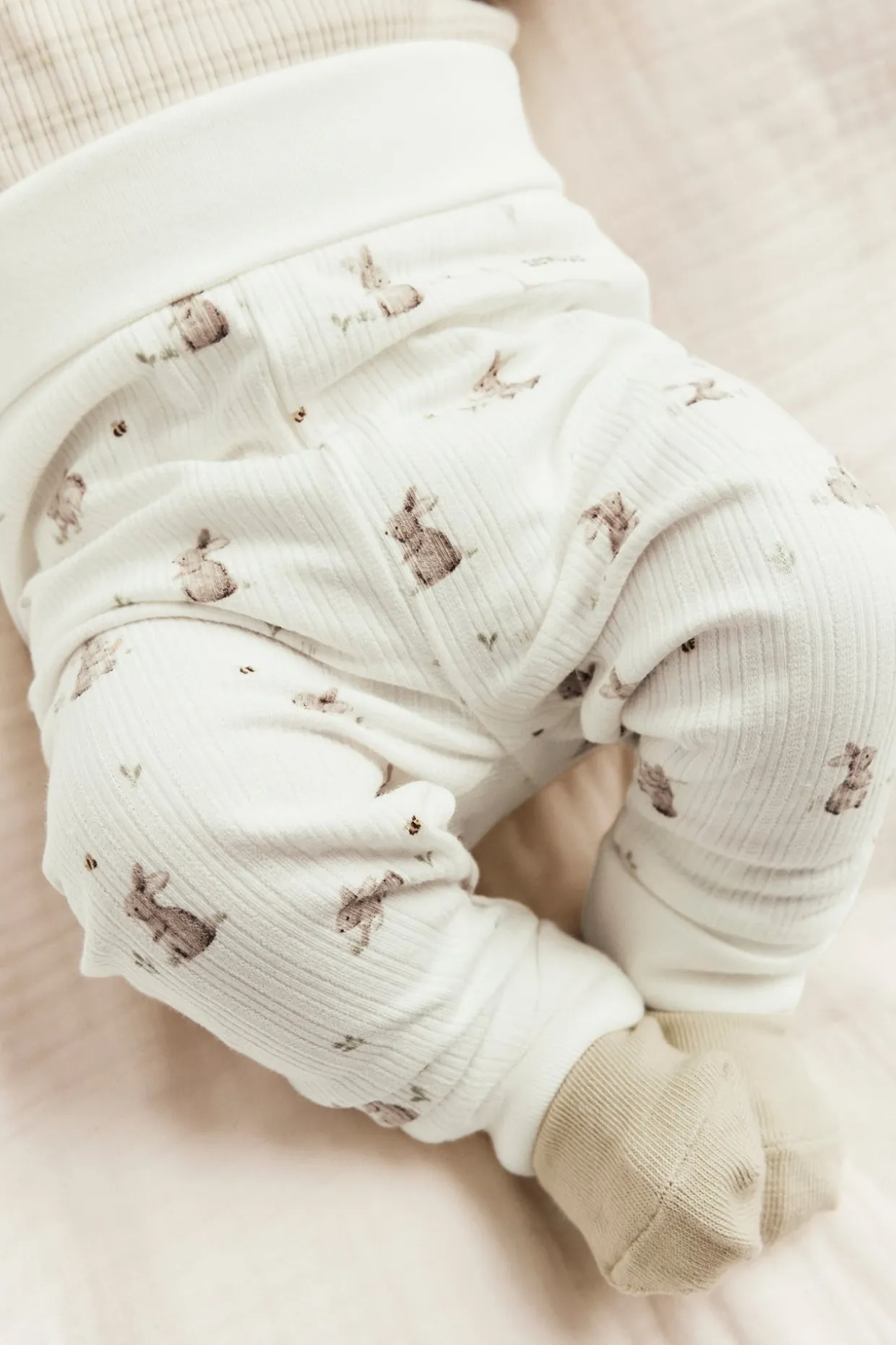 Ribbade leggings med kaniner