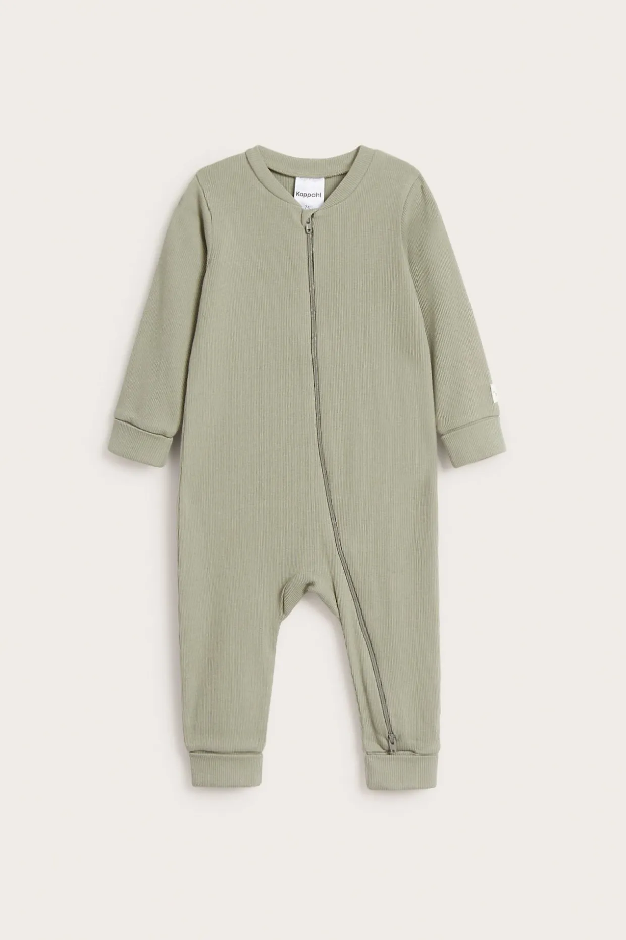 Ribbad jumpsuit med nedvikbara muddar
