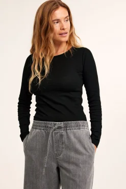 Ribbad långärmad topp