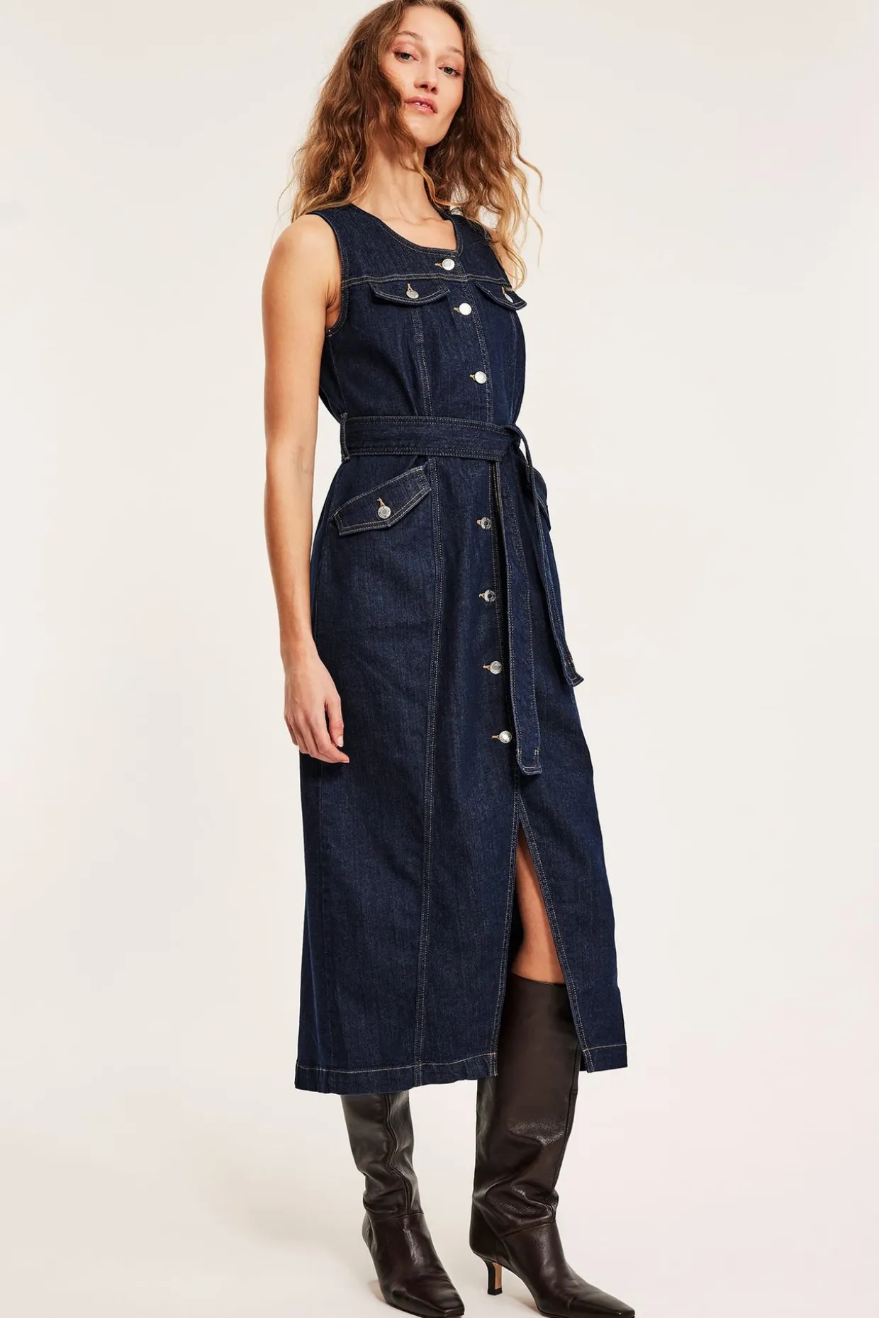 Ärmlös jeansklänning