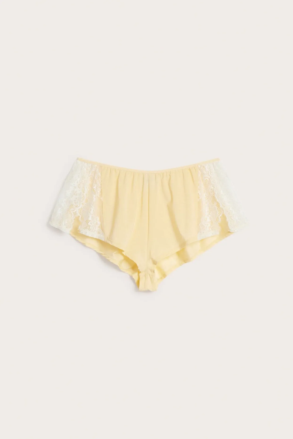 Shorts med spets