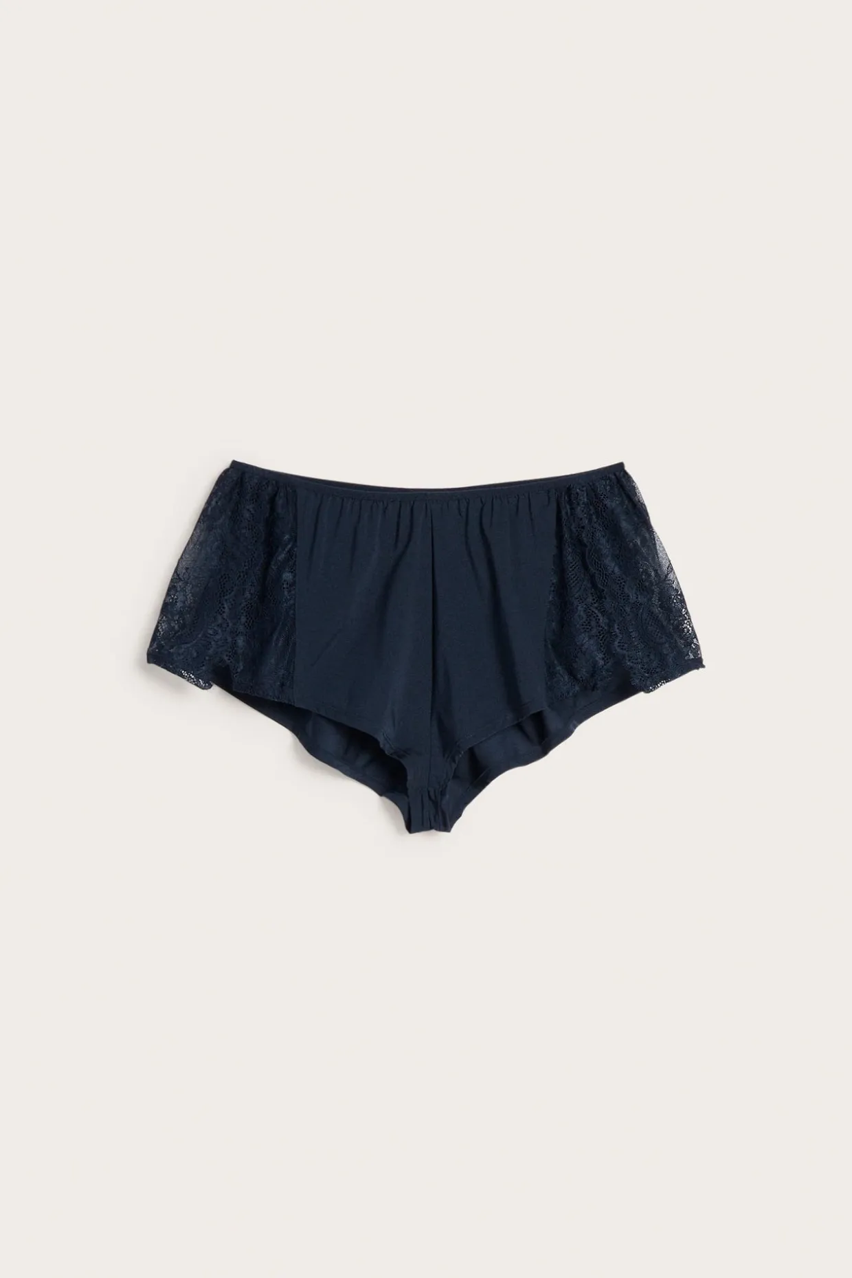 Shorts med spets