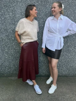 Skjorta med knytning