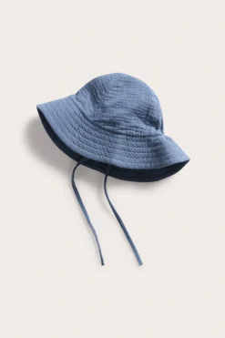 Solhatt med knytband