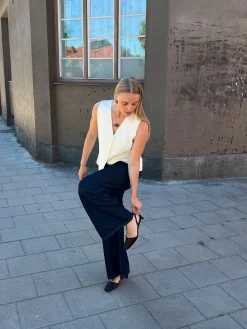 Stickad väst