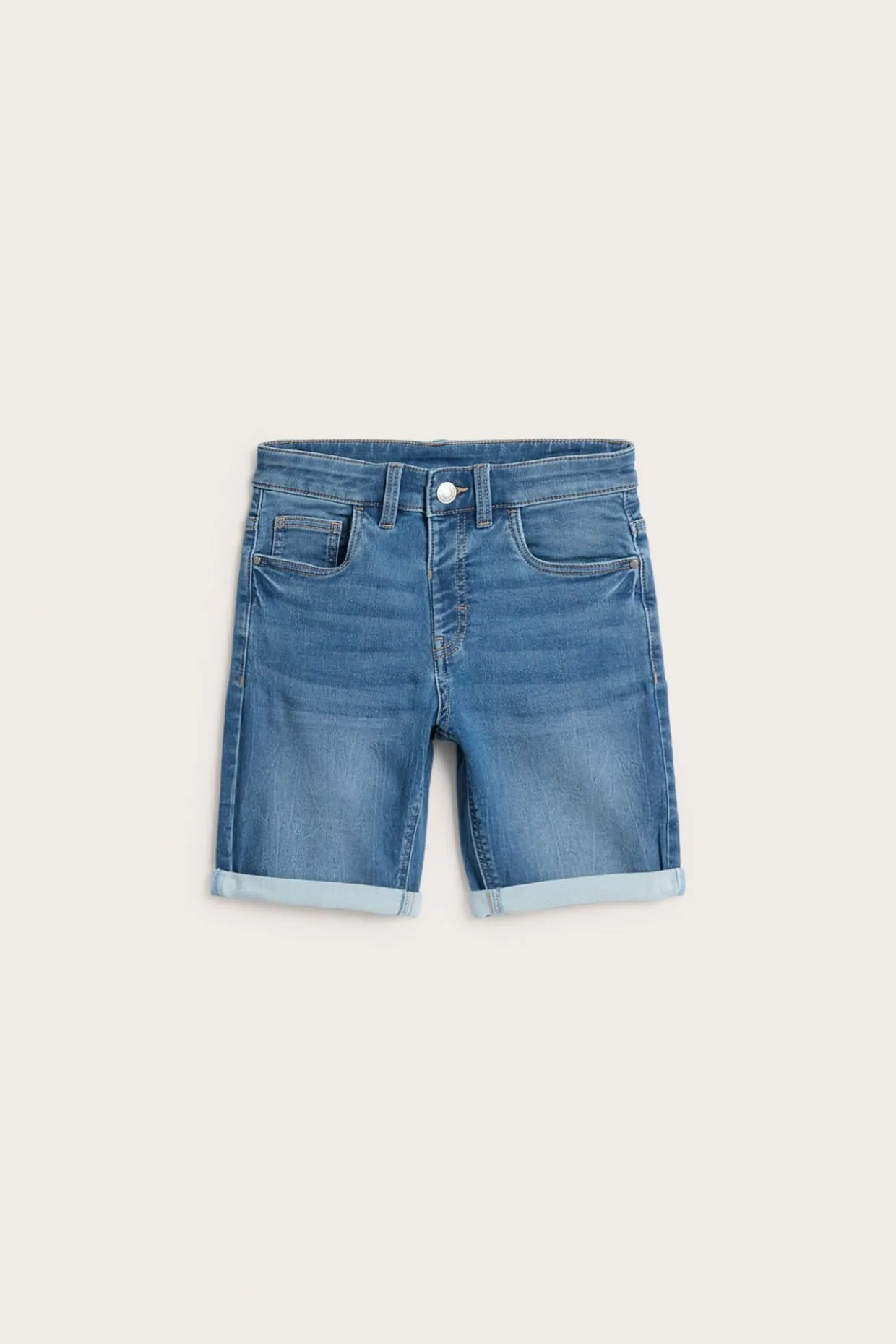 Stretchiga jeansshorts i joggerdenim