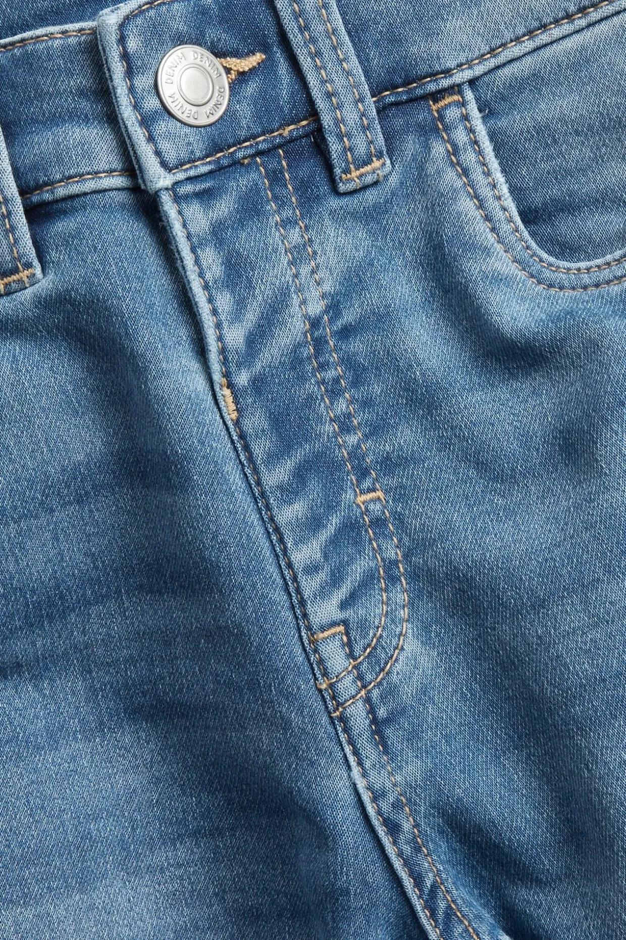 Stretchiga jeansshorts i joggerdenim