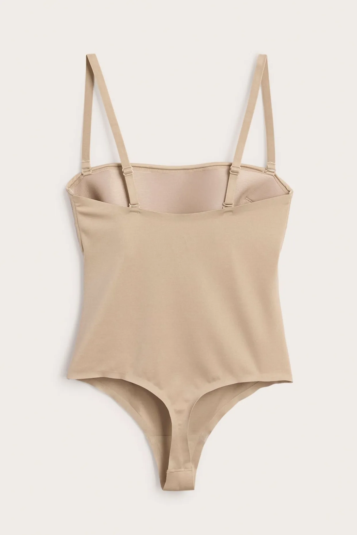 Stringbody light shape med vadderade kupor