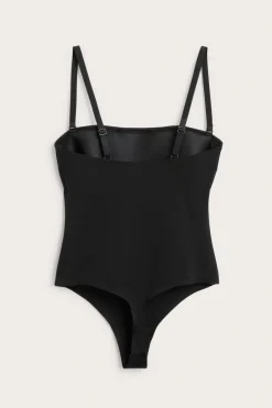 Stringbody light shape med vadderade kupor