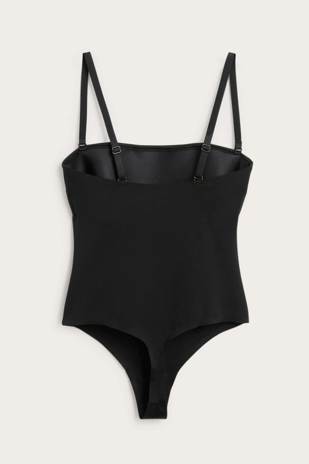 Stringbody light shape med vadderade kupor